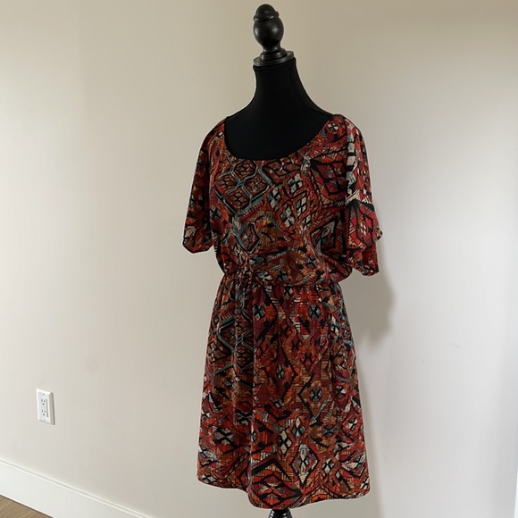 Beautiful pattern Forever 21 dress - Picture 2 of 6